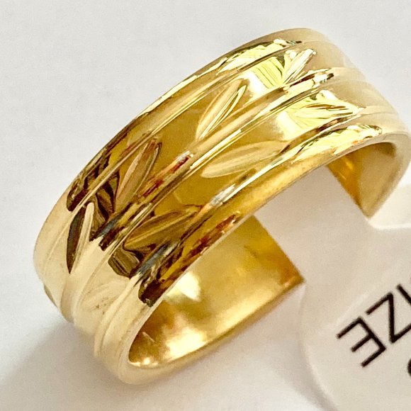Elegant Embossed Gold Ring - Picture 5 of 12